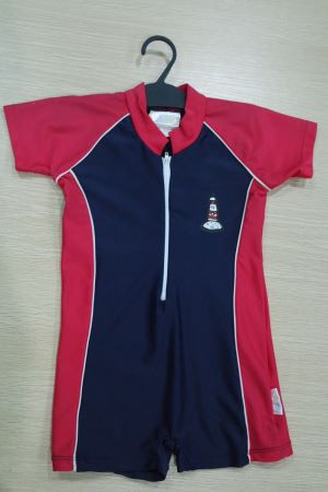 Birthday Boy plivajuće košulje kao da su vrsta proizvoda